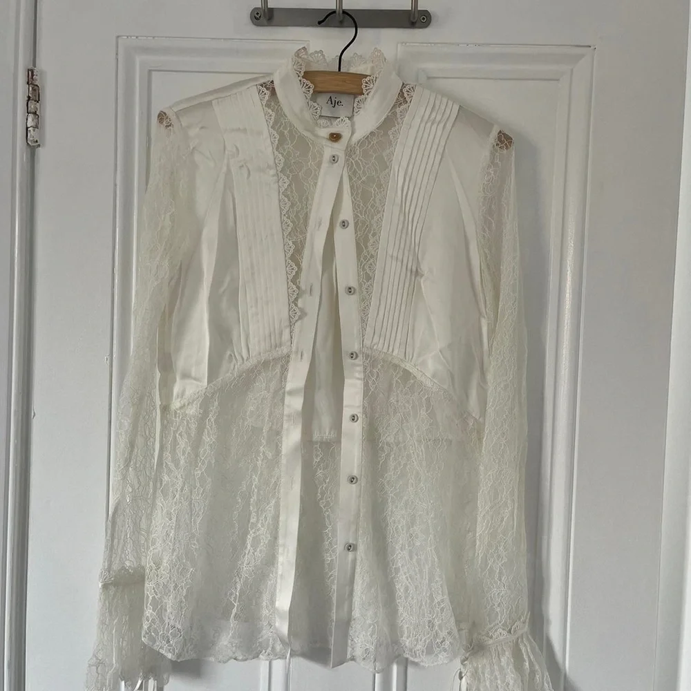 Aje lace blouse Size 4 Like New - Picture 10 of 10